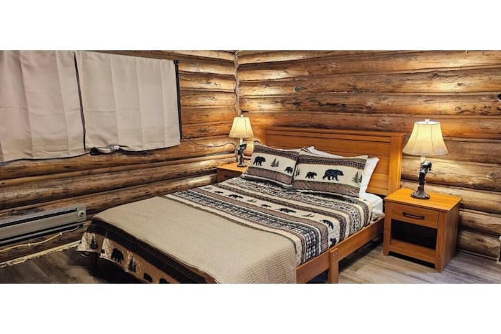 Photo of Bedroom in Cooke City-Silver Gate