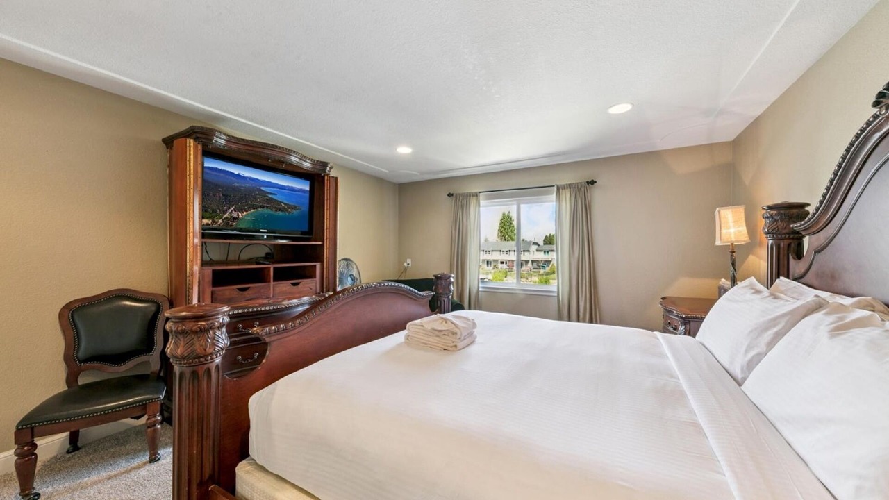 Photo of Bedroom in Tahoe Keys
