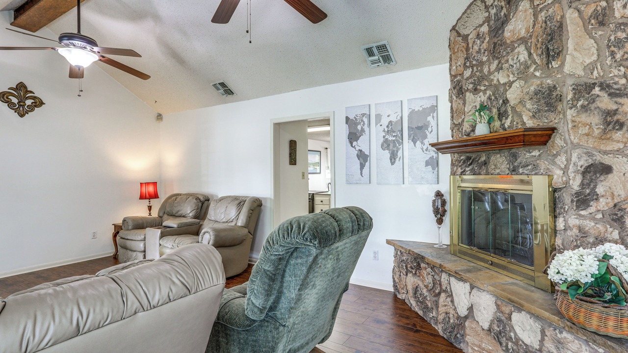 Photo of Livingroom in Morgan City