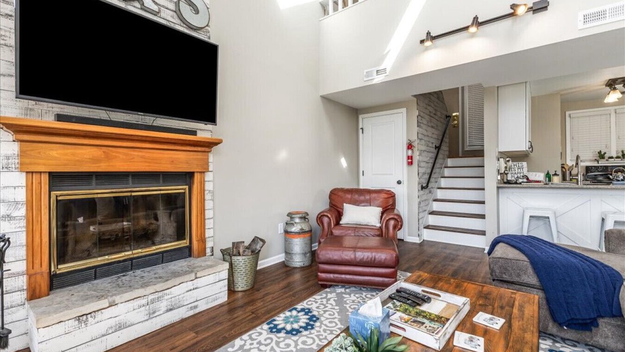 Photo of Livingroom in The Galena Territory