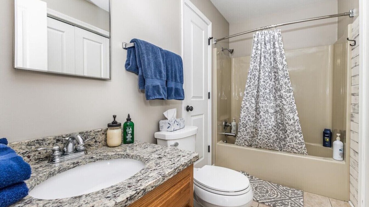Photo of Bathroom in The Galena Territory
