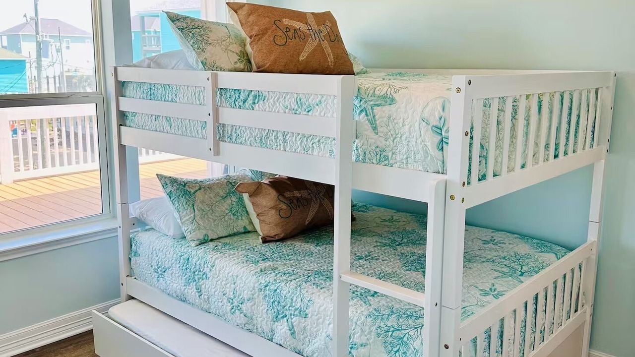 Photo of Bedroom in Crystal Beach