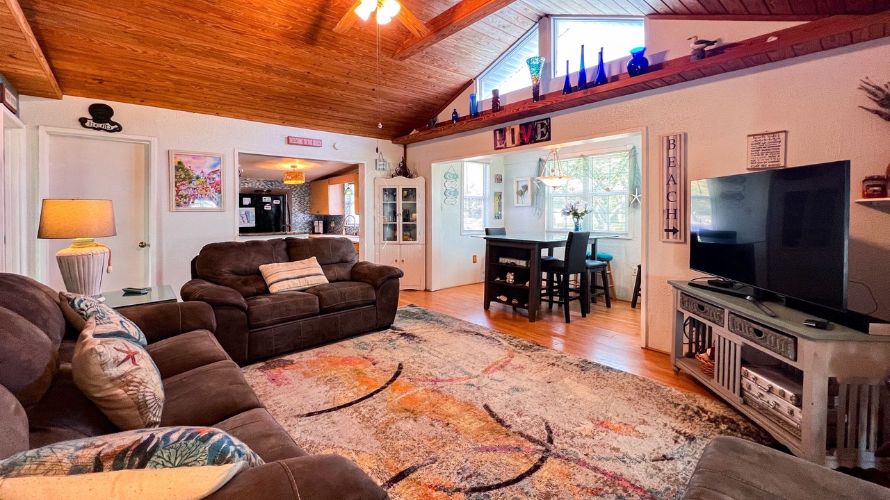 Photo of Livingroom in Crescent Beach