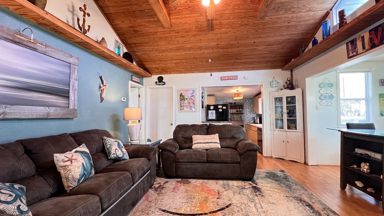 Photo of Livingroom in Crescent Beach