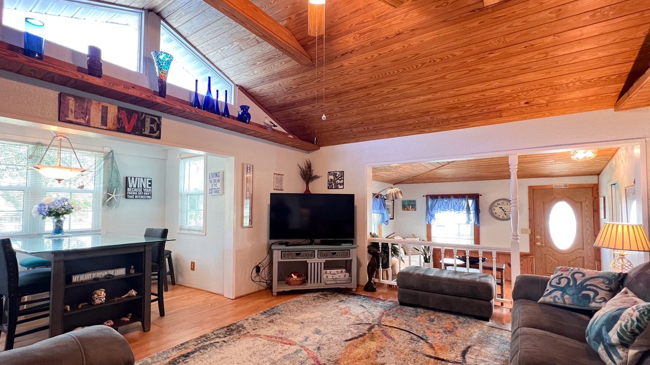 Photo of Livingroom in Crescent Beach