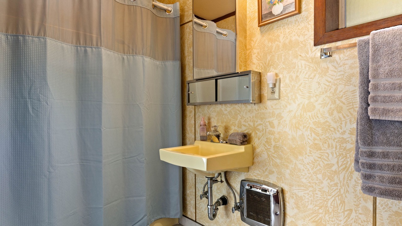 Photo of Bathroom in Wilbur Springs