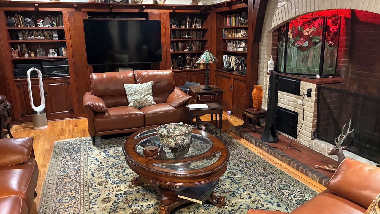 Photo of Livingroom in Mid City