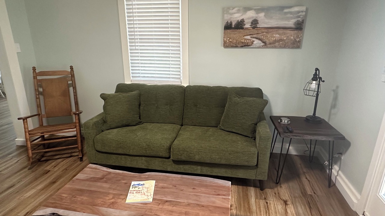 Photo of Livingroom in Van Buren