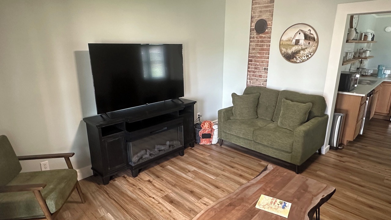 Photo of Livingroom in Van Buren