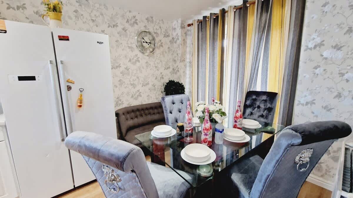 Photo of Others in Aveley