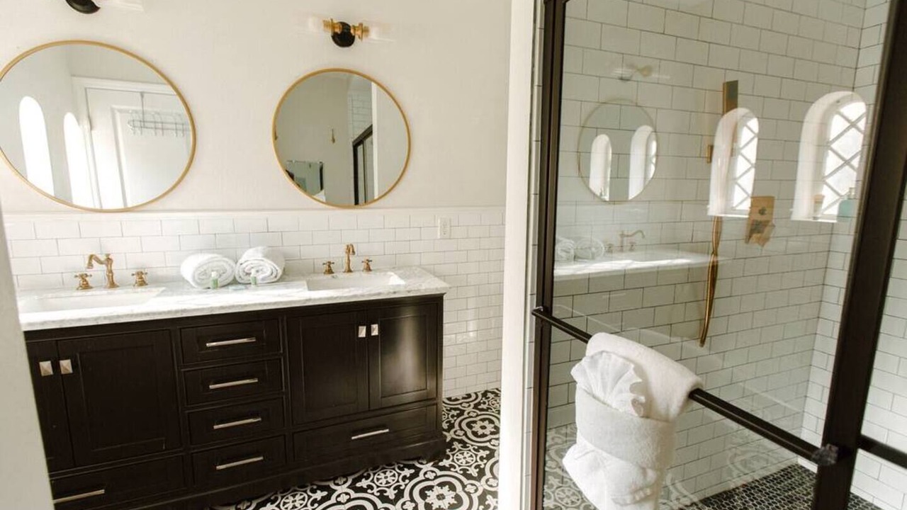 Photo of Bathroom in Fairvilla