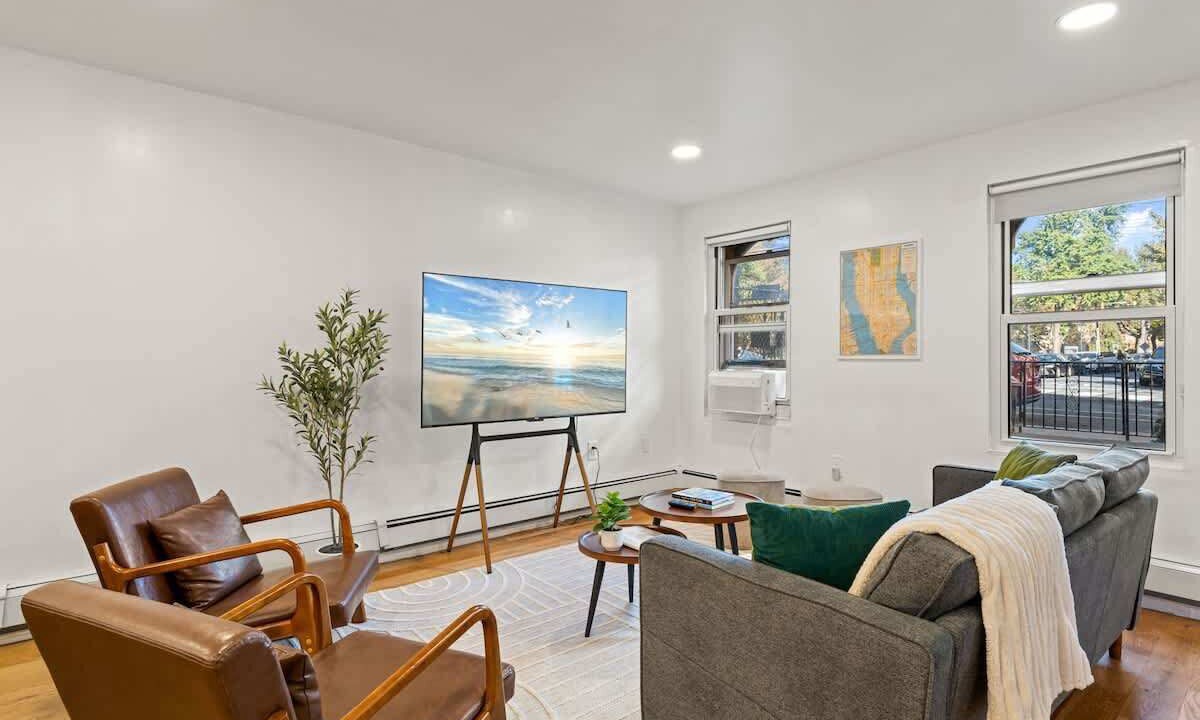 Photo of Livingroom in Harsimus Cove