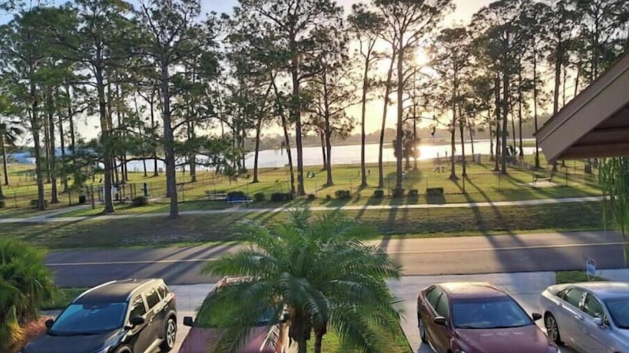 Photo of Outdoor in Sun 'N Lake