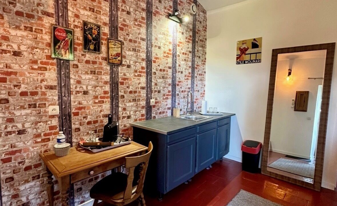 Photo of Others in Ales