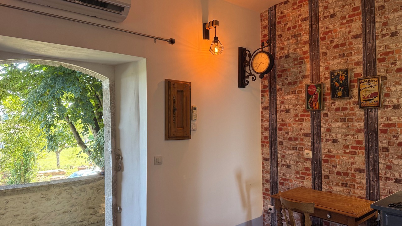 Photo of Others in Ales