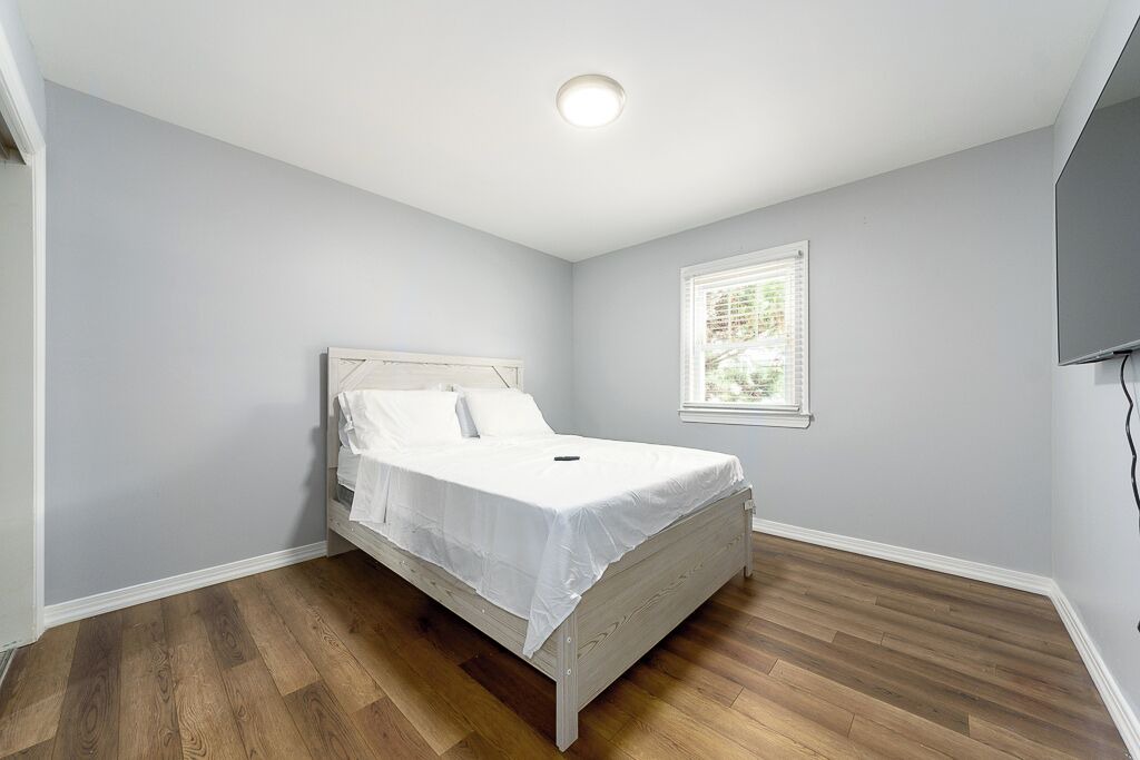 Photo of Bedroom in Floral Park