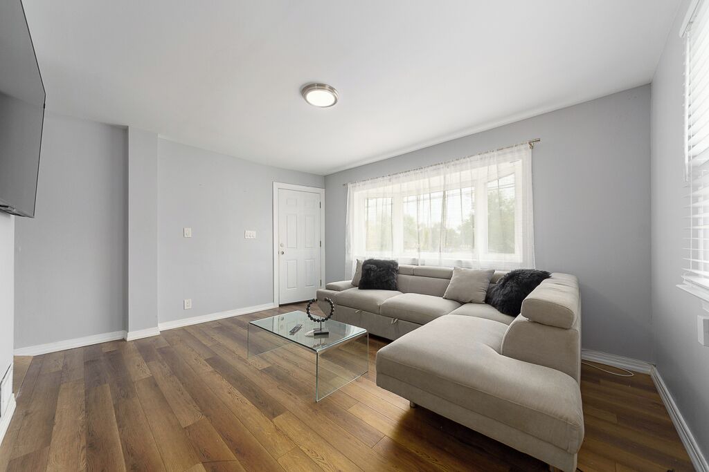 Photo of Livingroom in Floral Park