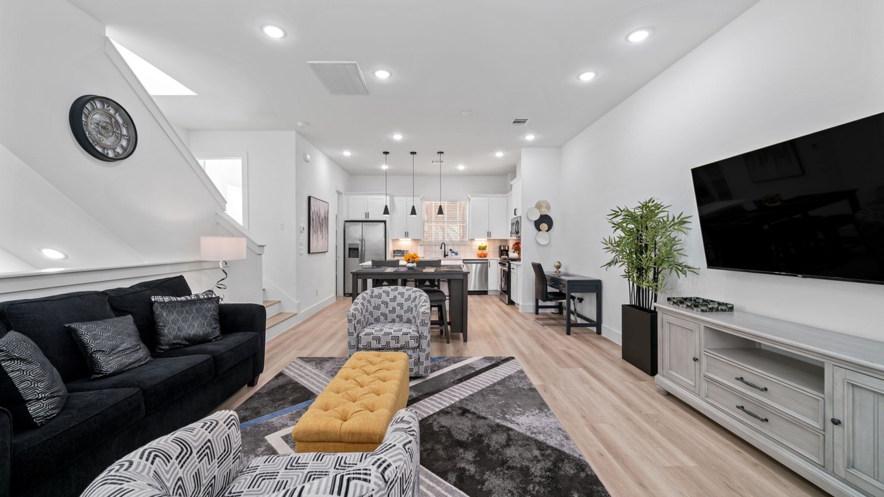 Photo of Livingroom in South Central Houston