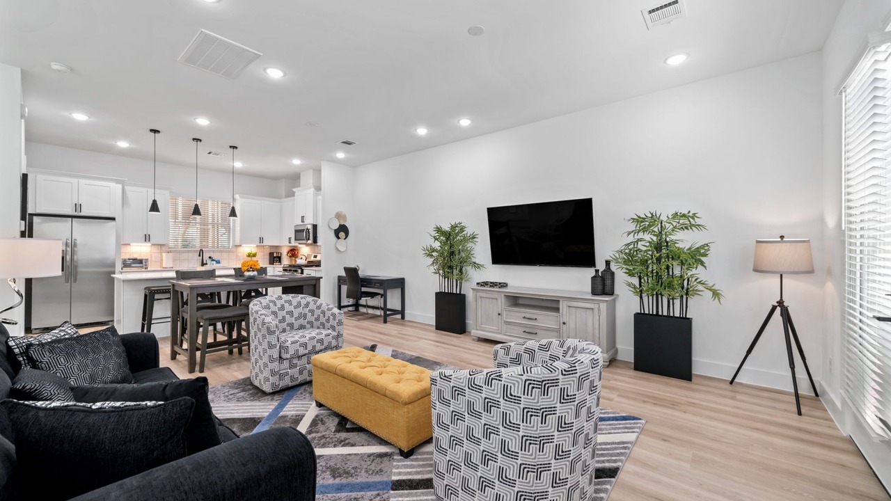 Photo of Livingroom in South Central Houston