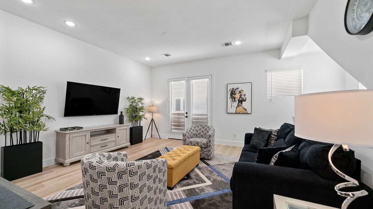 Photo of Livingroom in South Central Houston