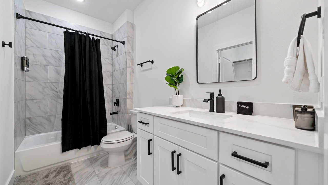 Photo of Bathroom in South Central Houston