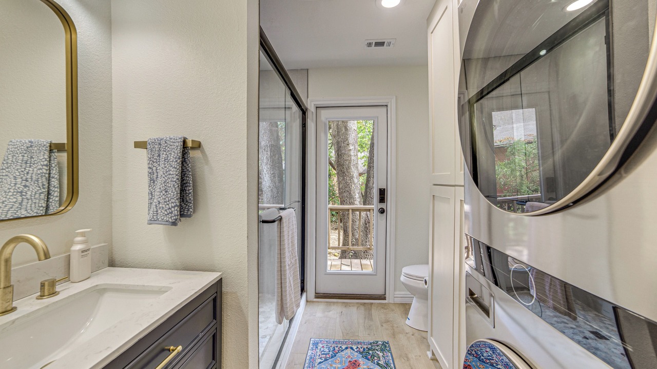Photo of Bathroom in Eustace