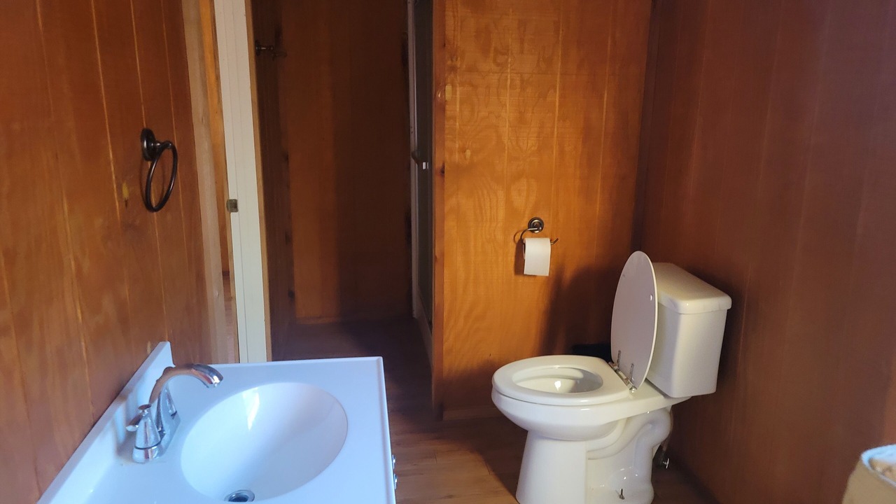 Photo of Bathroom in Justiceburg