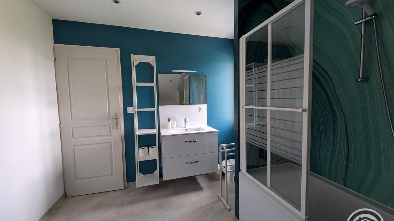 Photo of Bathroom in Echalas