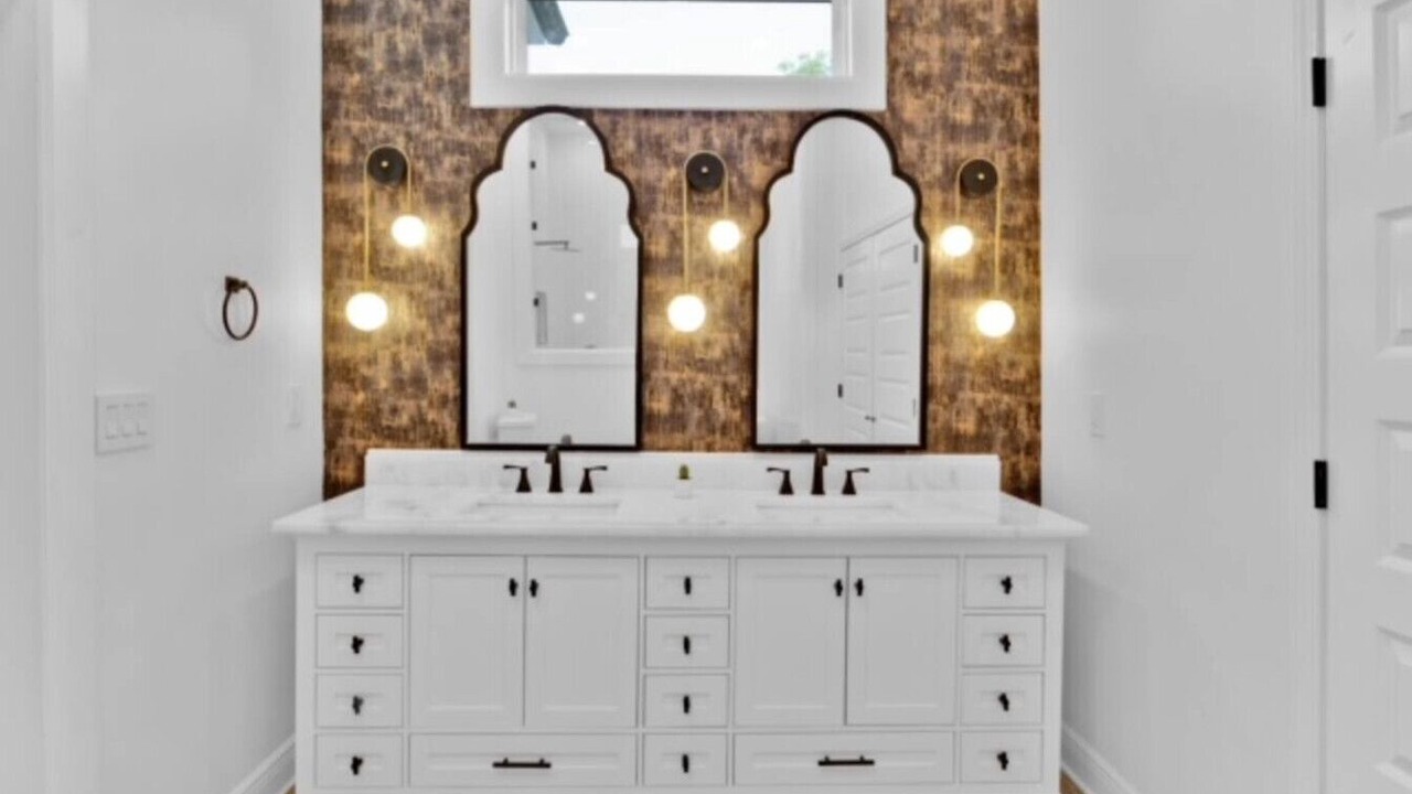 Photo of Bathroom in College Park