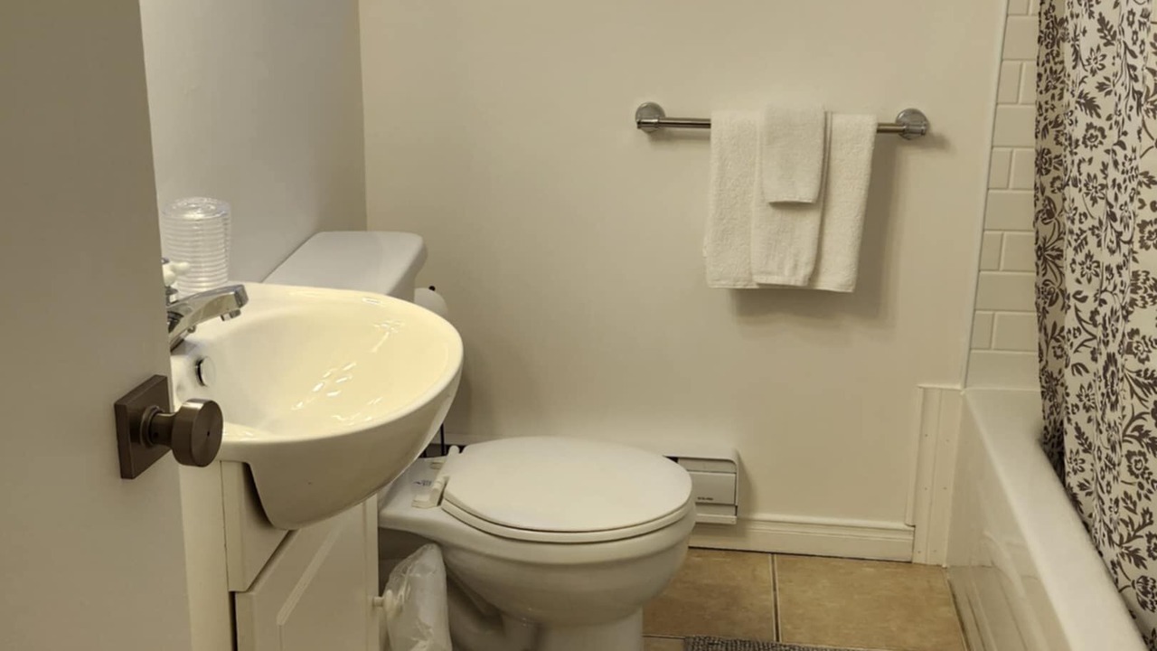 Photo of Bathroom in Sept-Iles