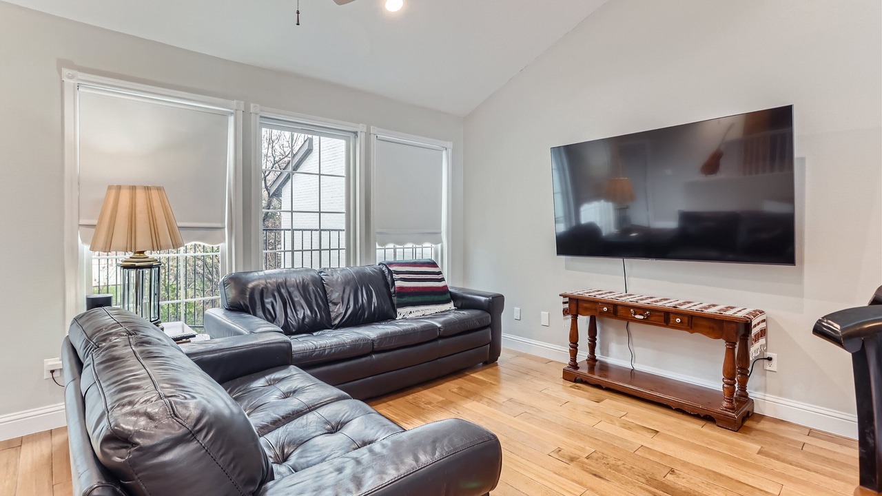 Photo of Livingroom in Bluffview