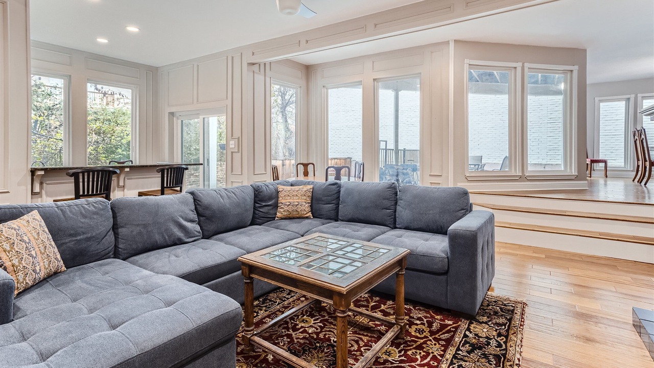 Photo of Livingroom in Bluffview