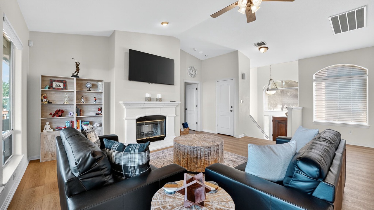 Photo of Livingroom in Highland Lake Estates