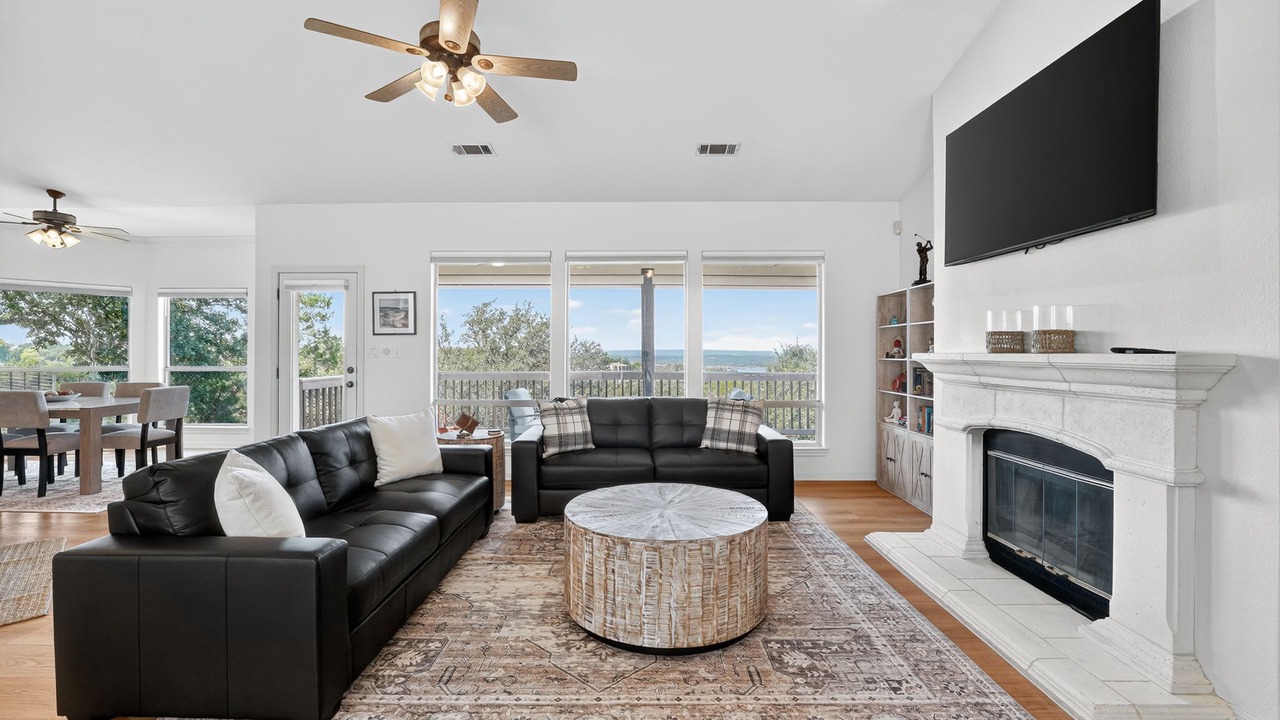 Photo of Livingroom in Highland Lake Estates