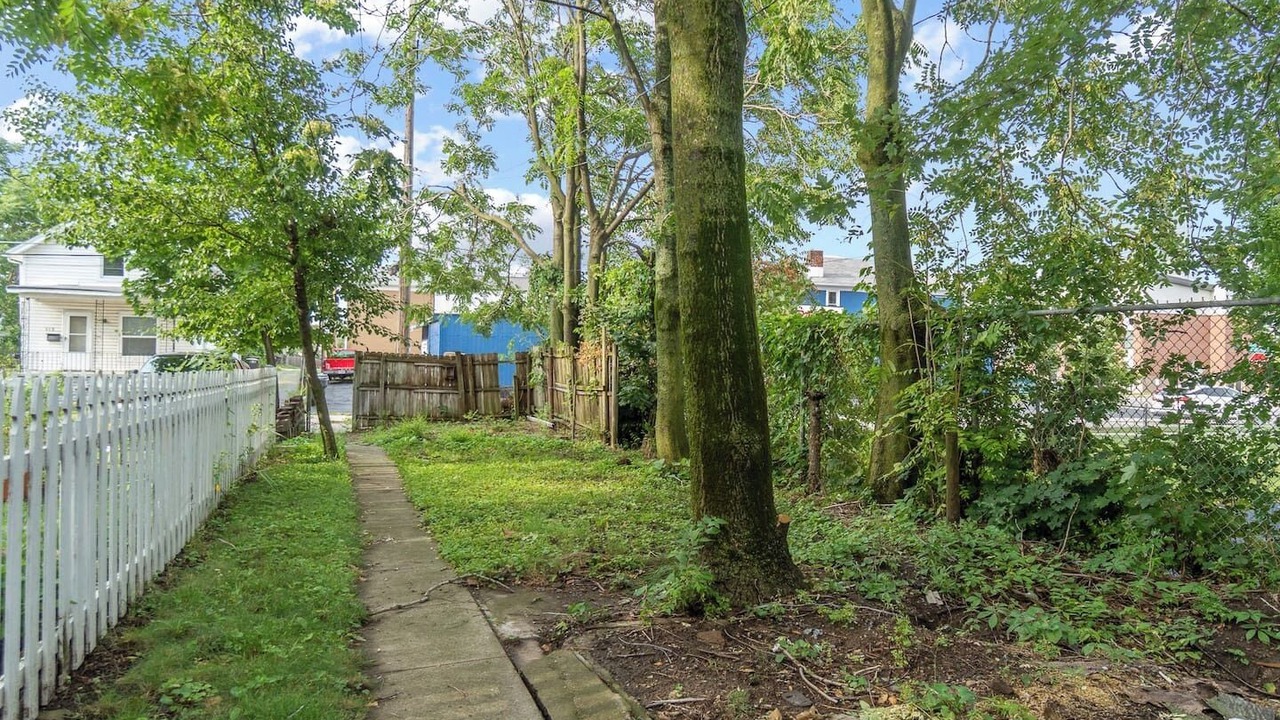 Photo of Outdoor in West Central