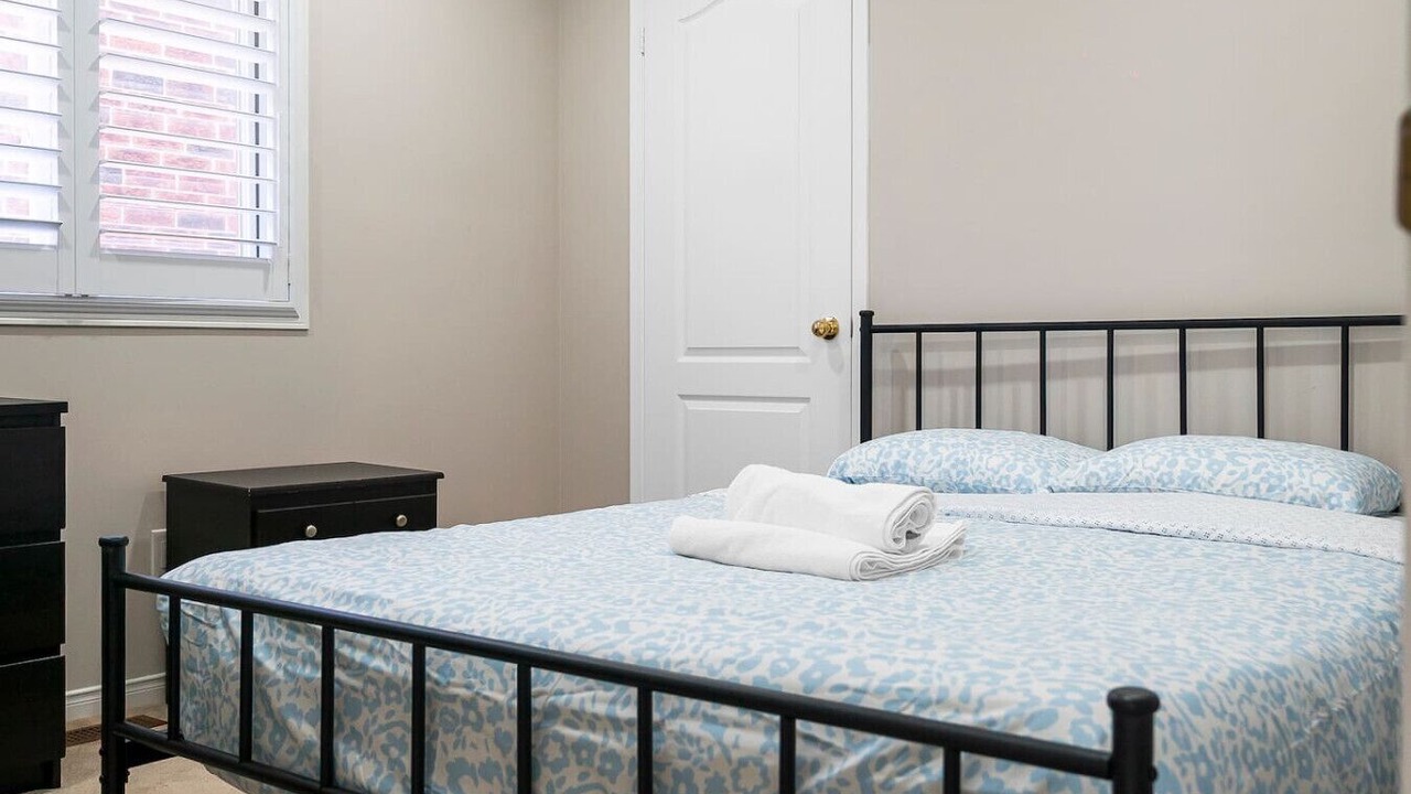 Photo of Bedroom in Churchill Meadows
