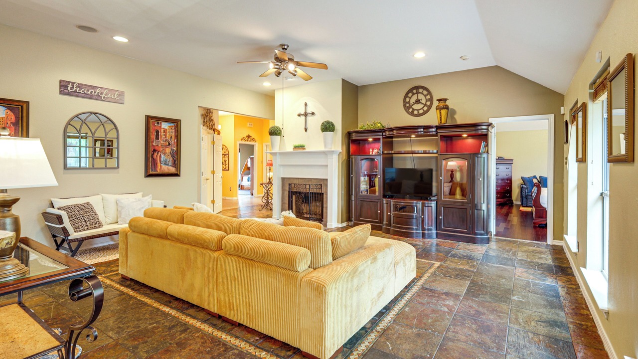 Photo of Livingroom in Crowley