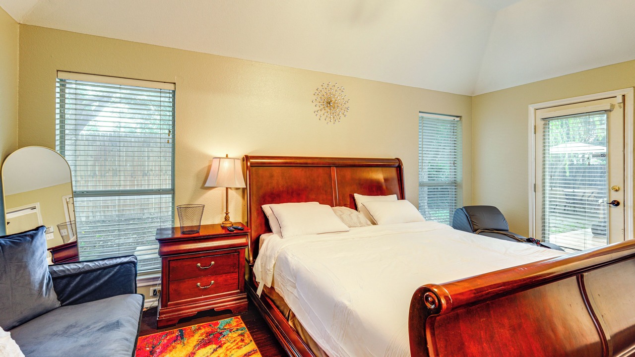 Photo of Bedroom in Crowley