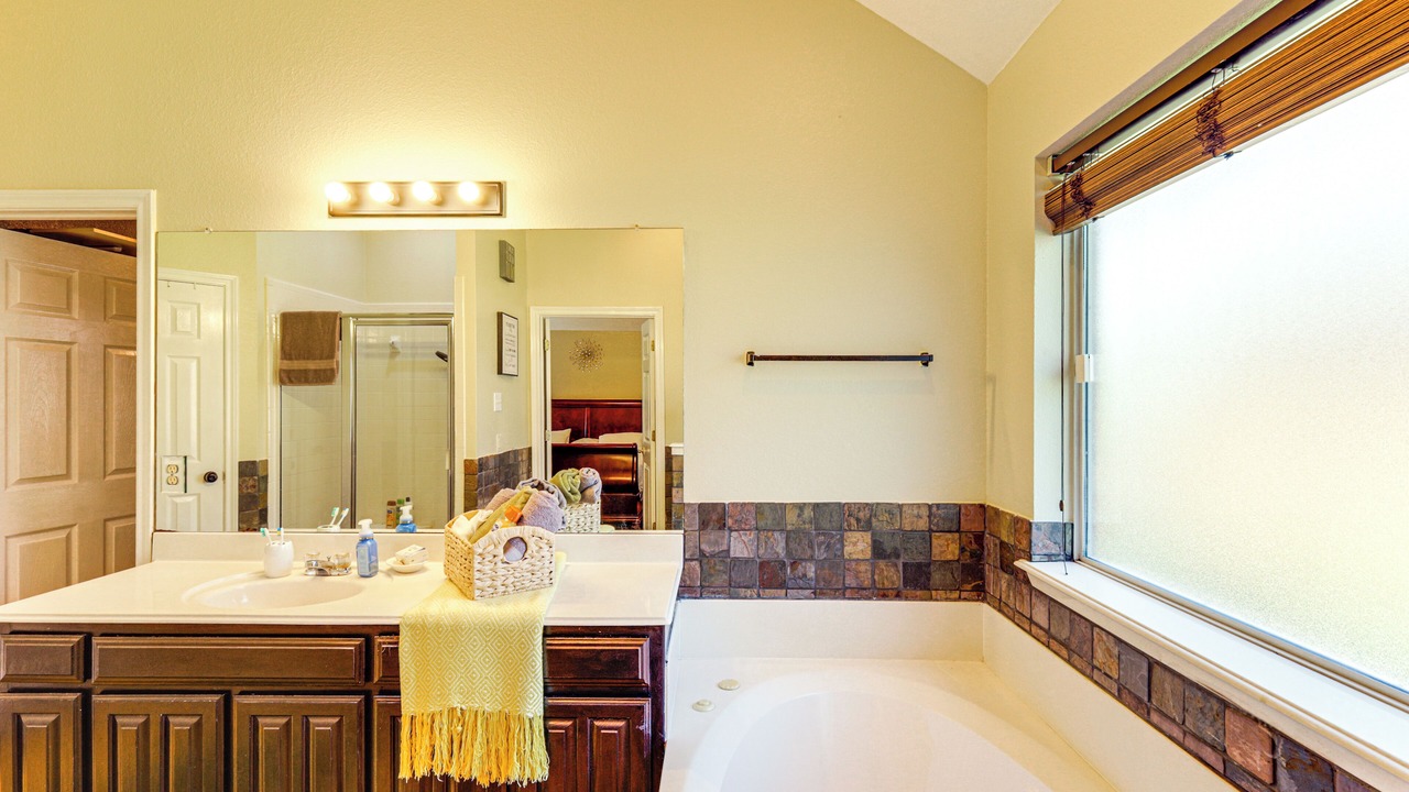 Photo of Bathroom in Crowley