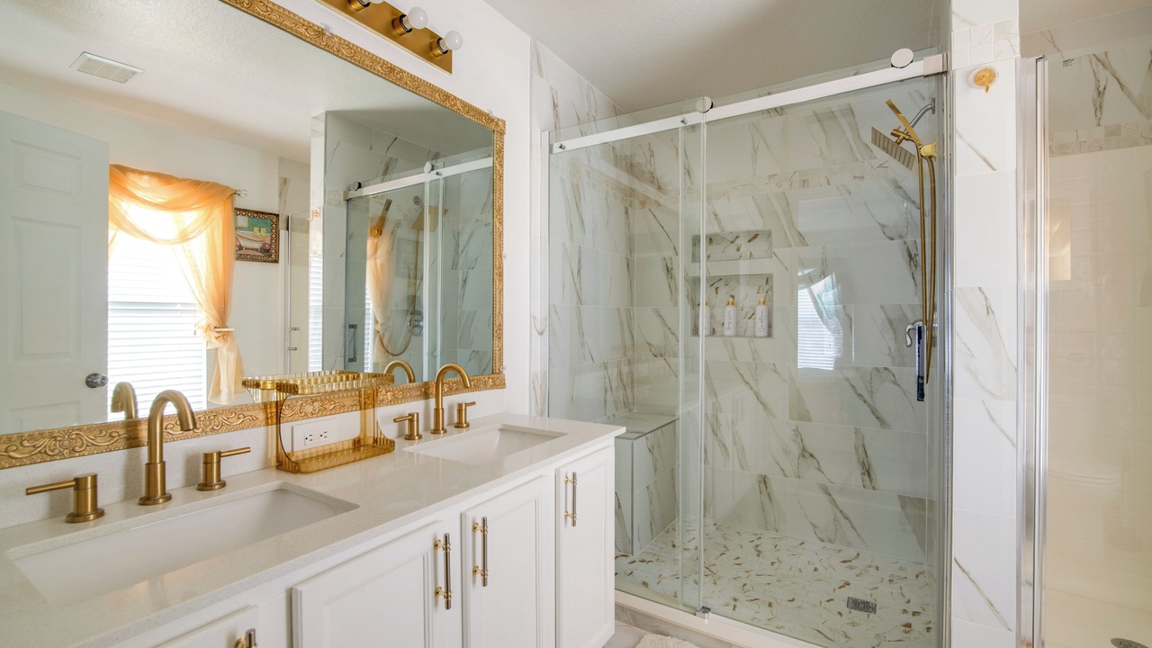Photo of Bathroom in Candler