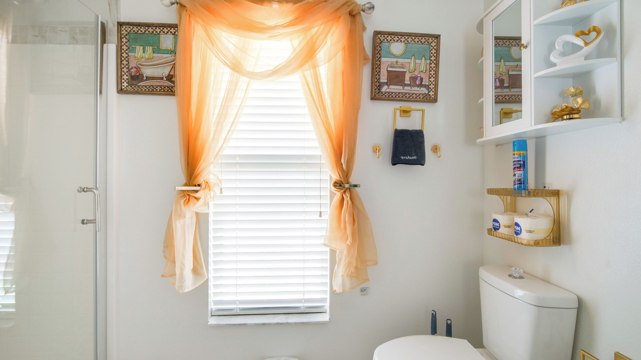Photo of Bathroom in Candler