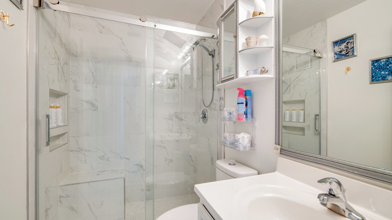 Photo of Bathroom in Candler