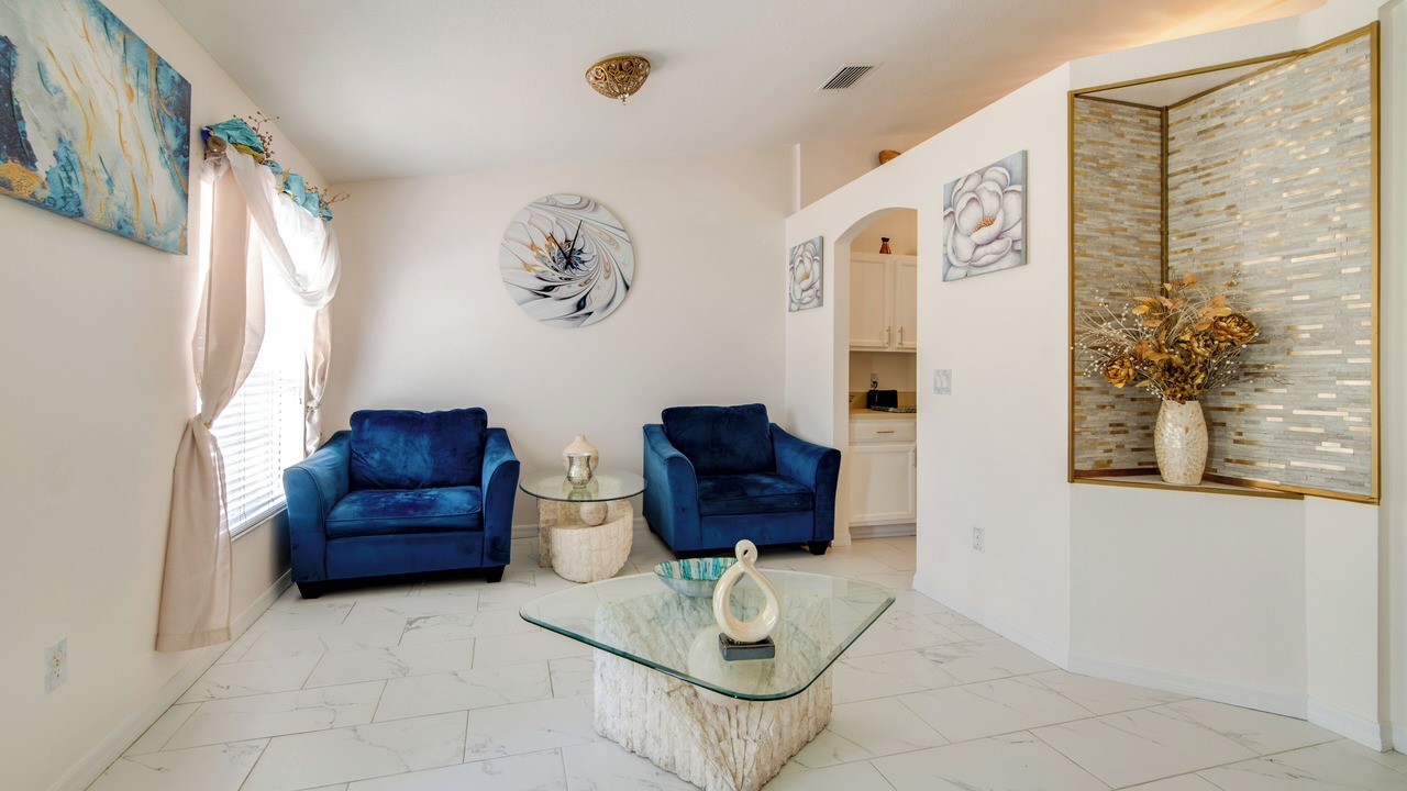 Photo of Livingroom in Candler