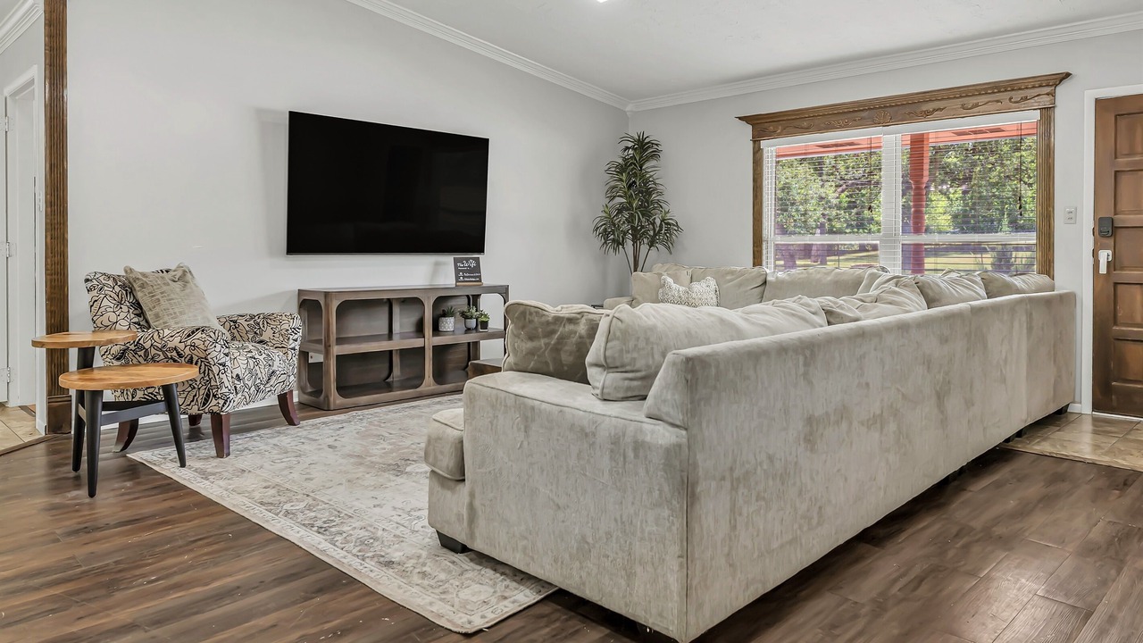 Photo of Livingroom in Carter's Grove