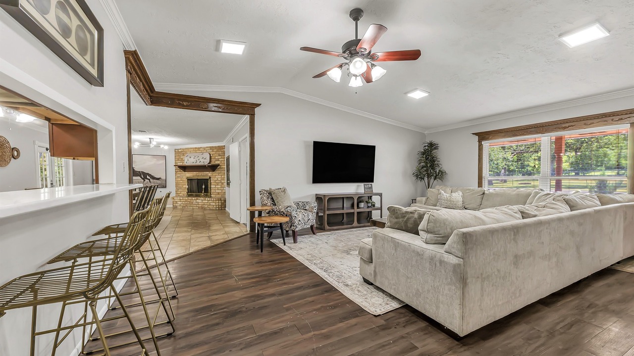 Photo of Livingroom in Carter's Grove
