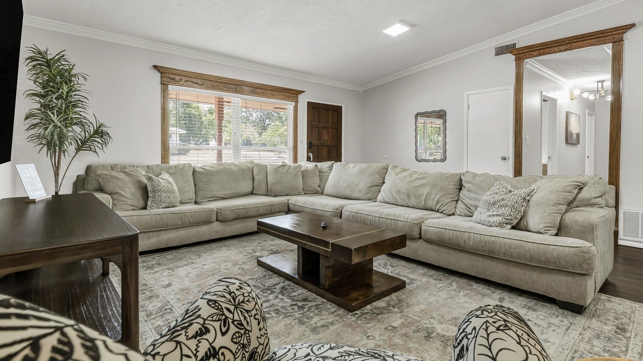 Photo of Livingroom in Carter's Grove