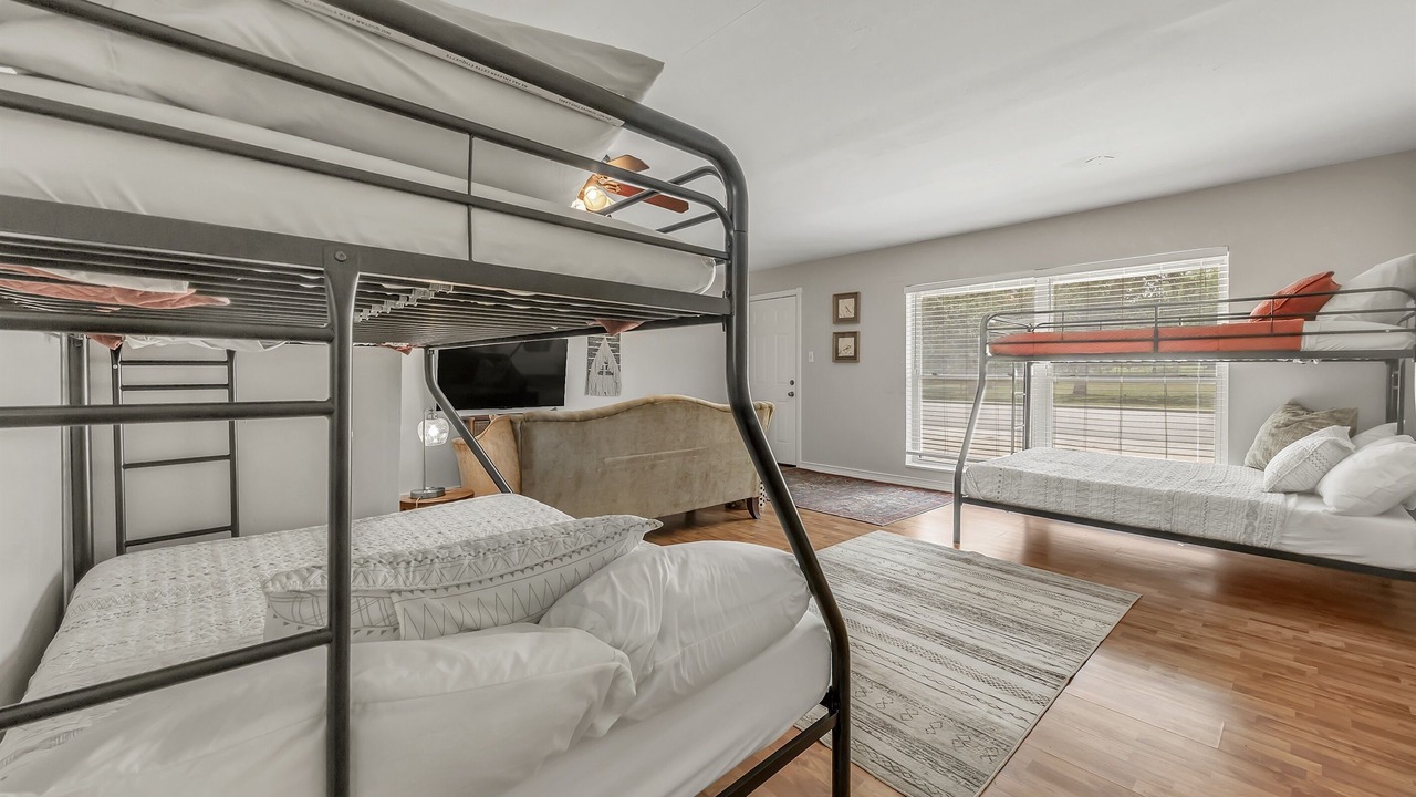Photo of Bedroom in Carter's Grove