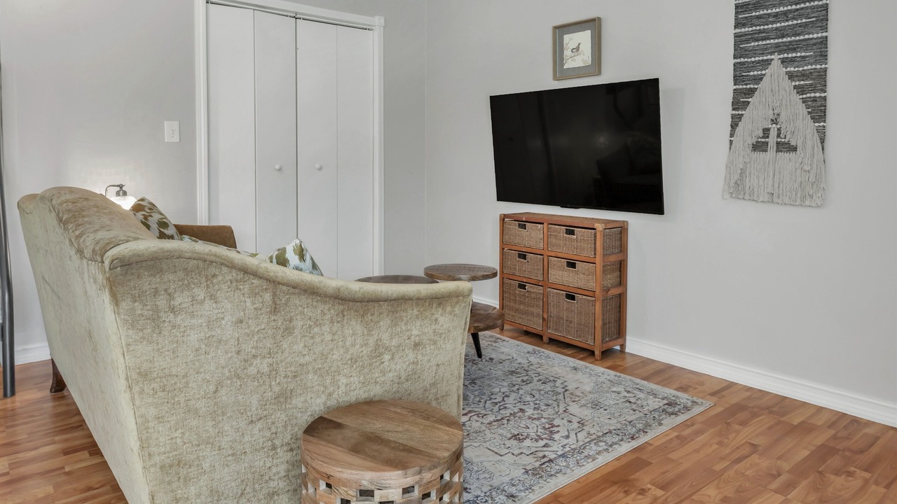 Photo of Livingroom in Carter's Grove