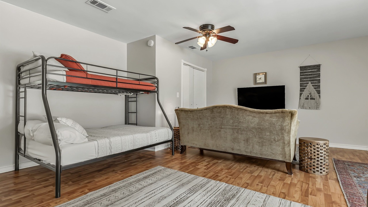 Photo of Bedroom in Carter's Grove