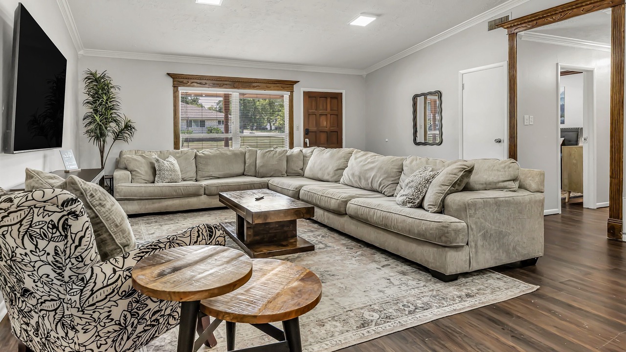 Photo of Livingroom in Carter's Grove